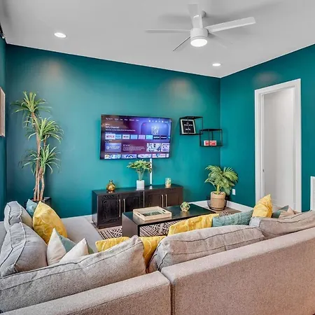Holiday home Huge Roof Deck With Games 10 Mins To Broadway Nashville
