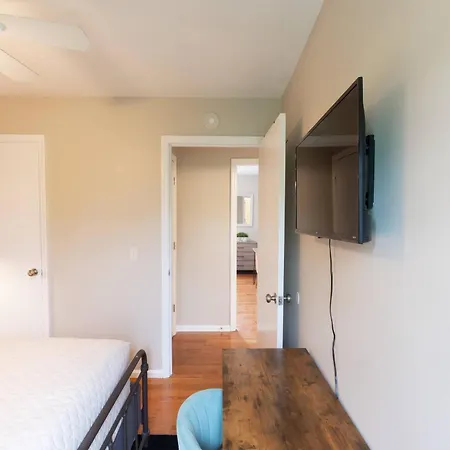 East Getaway - Walk To Parks Golf & Music Spots Holiday home Nashville