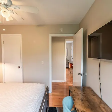 Holiday home East Getaway - Walk To Parks Golf & Music Spots Nashville