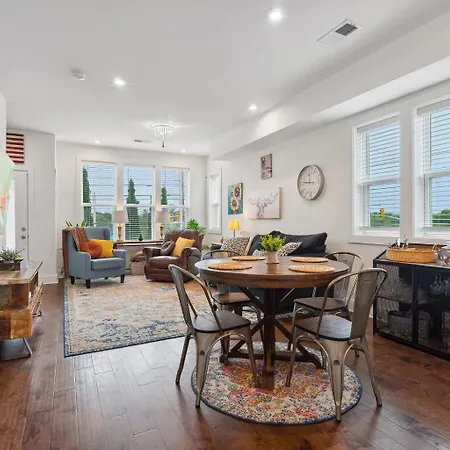 Apartment 500 Creative Way, 26 Hbr *
