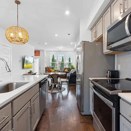 500 Creative Way, 26 Hbr Apartment *