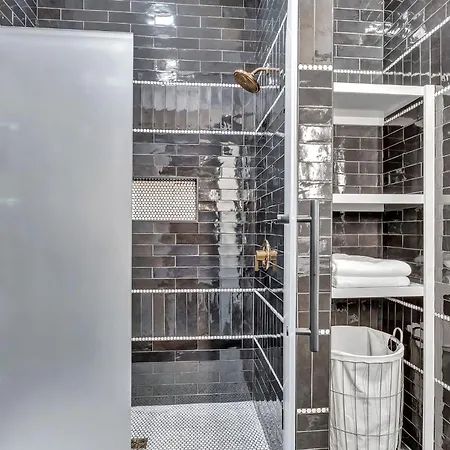 Apartment Elvis 4br By Maddox *