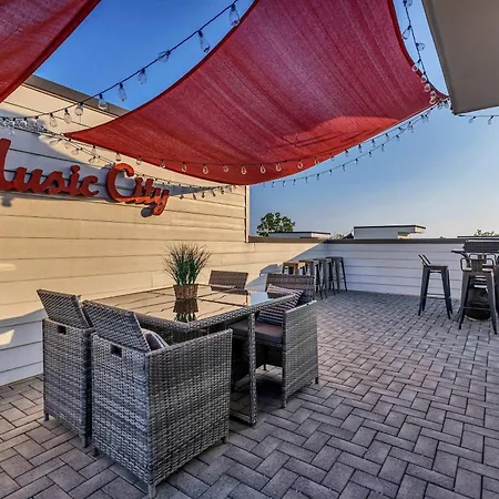 New Rooftop With Views Game Dt Nash Holiday home *