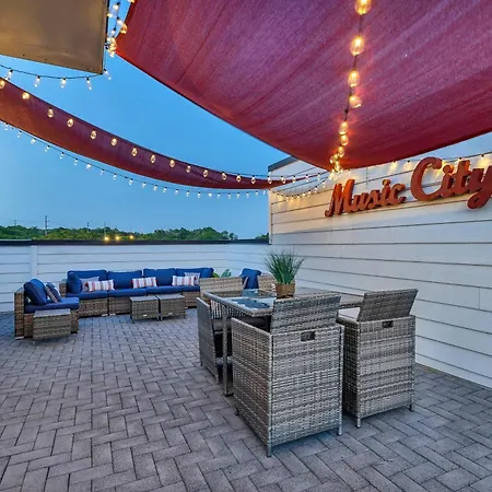 Holiday home New Rooftop With Views Game Dt Nash