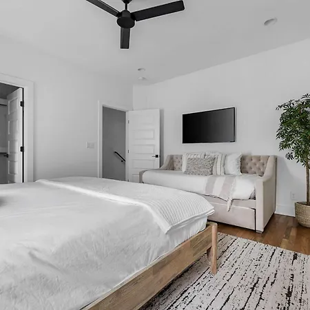 The Waylon - Newly Redesigned, Rooftop With Sauna