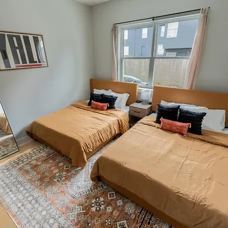 Holiday home 10 Min To Broadway+modern Cowboy Retreat+rooftop *