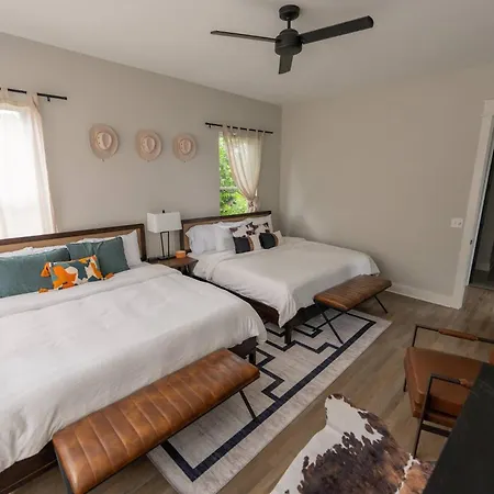 Holiday home 10 Min To Broadway+modern Cowboy Retreat+rooftop Nashville