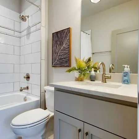 West End Dreams-2 Homes-6 Mins To Broadway Nashville