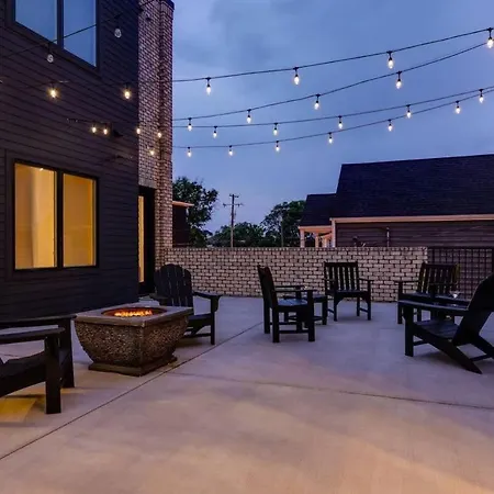 Holiday home West End Oasis'- 2 Side By Side Homes - Patios *