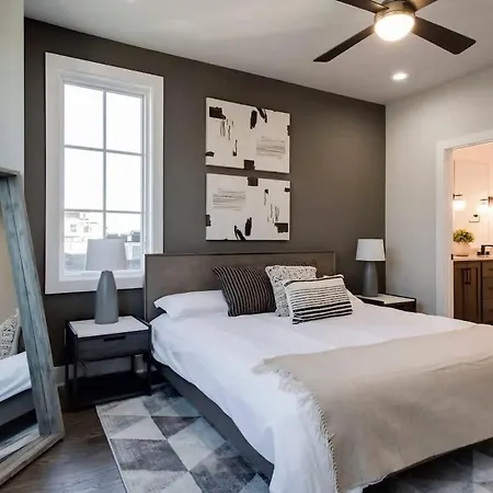 Holiday home West End Escape - New Build With Rooftop Views Nashville