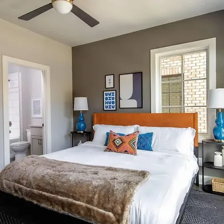 West End Luxe - Outdoor Patio And Rooftop Views *