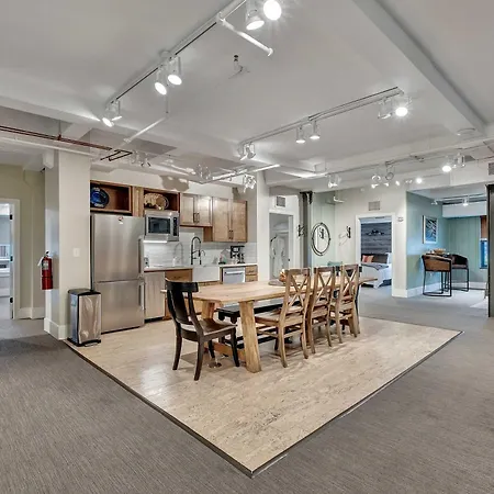 Apartment Rustic 6br By Maddox Nashville