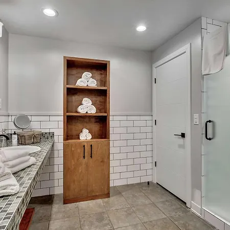 Apartment Rustic 6br By Maddox