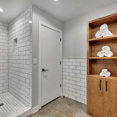 Apartment Rustic 6br By Maddox Nashville