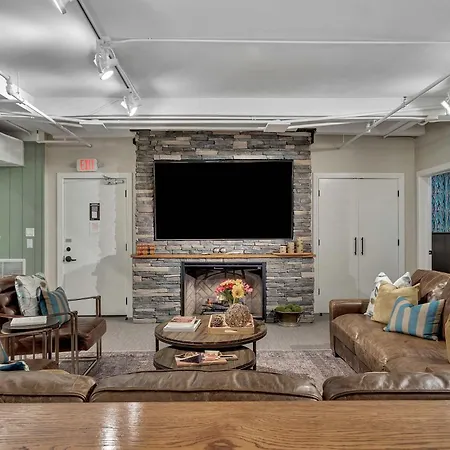 Rustic 6br By Maddox Apartment *