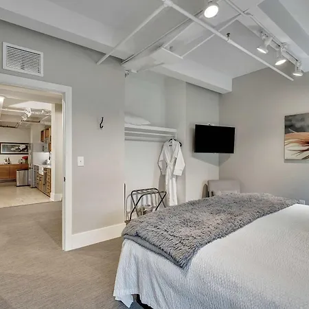 Rustic 6br By Maddox Apartment *