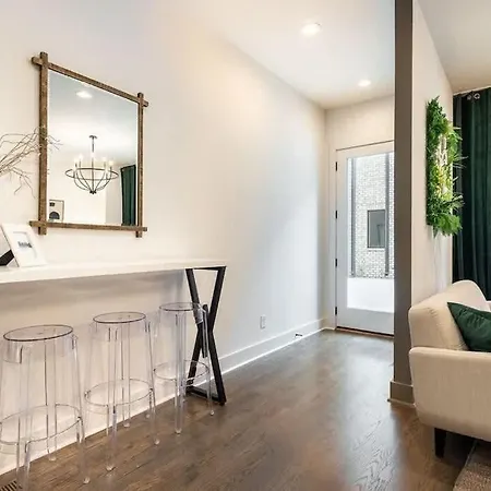 Two Side By Side Homes - Min To Vandy 3min To Bars Holiday home