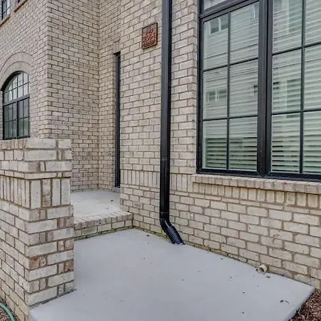 King Bed - Parking - 3 Miles To Lower Broadway Nashville