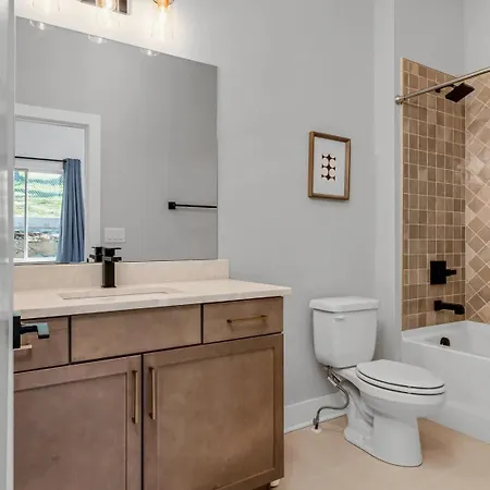 Side-by-side Homes With Hot Tubs - Sleeps Over 20 Guests * Nashville