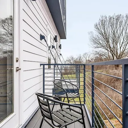 Holiday home Large Rooftop Hot Tub & View *