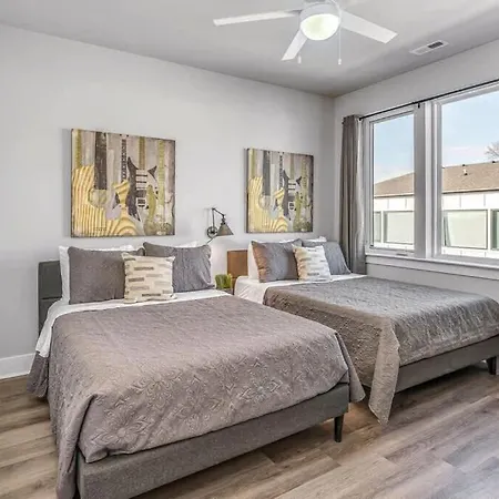 Spacious Nash For 12 Near Broadway * Nashville