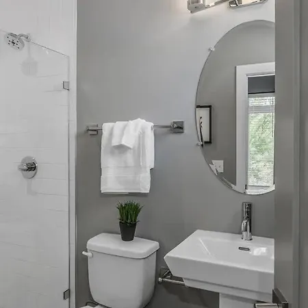 Spacious House With Serene Skyline Views * Nashville