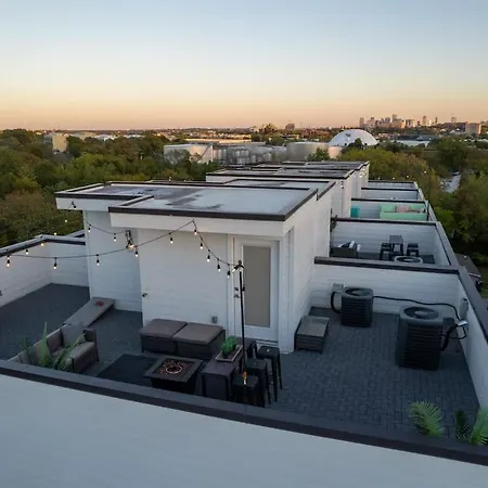 Holiday home Spacious House With Serene Skyline Views