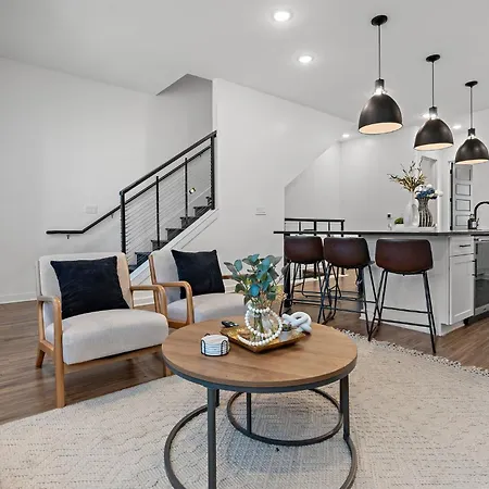 Charmer - Private Rooftop - Sleeps 14 Nashville