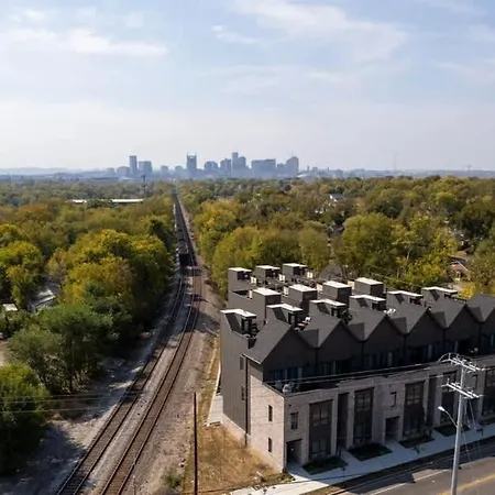 Cozy House - Great Rooftop - Walks To Bars