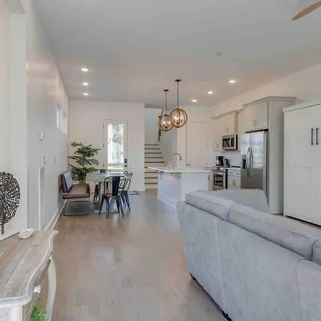 Enchanting Escape -side-by-side Luxury Nash Homes Holiday home *