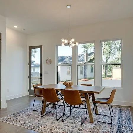 Cozy - Close To Broadway * Nashville