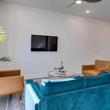 Cozy - Close To Broadway Nashville