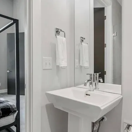 Two Large Homes Minutes To Downtown * Nashville