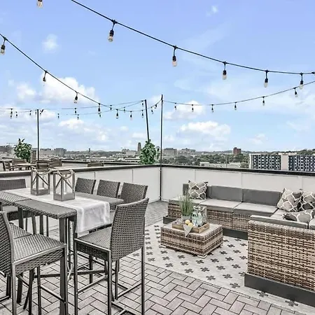 Cowgirl's Hideaway-rooftop Patio- 2 Mi To Broadway Holiday home