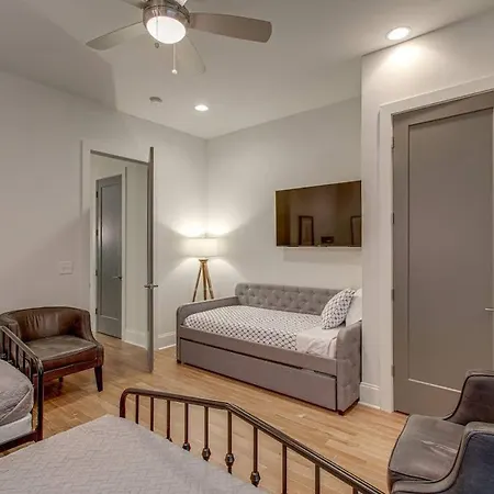 Two Homes - Accommodates 24 Guests