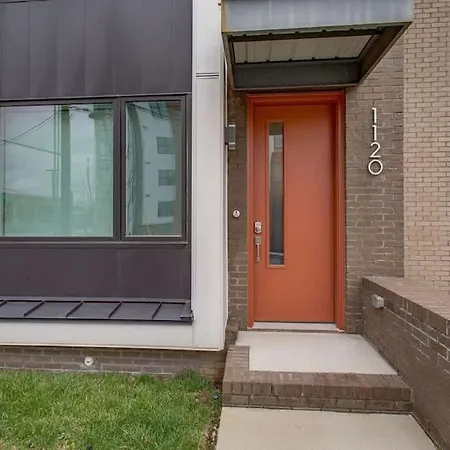 5 Min Uber To Downtown - 2 Car Gargage - Rooftop Holiday home *