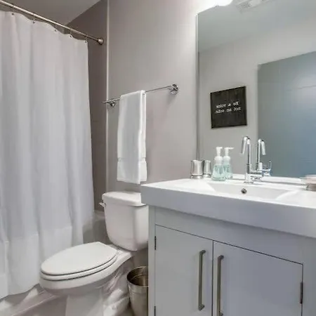 Gorgeous Home-minutes To Lower Broadway