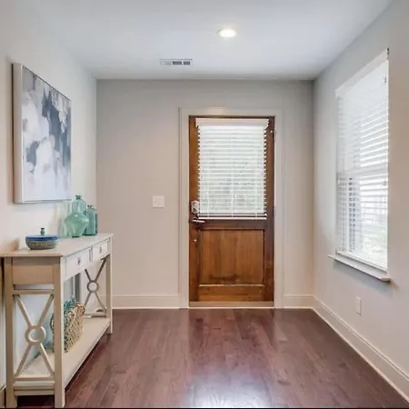 Gorgeous 2miles To Lower Broadway Holiday home Nashville