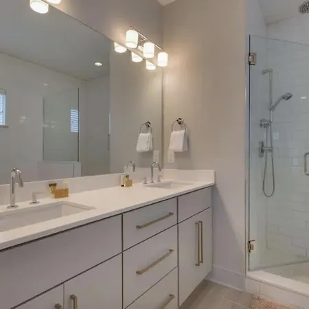 Gorgeous 2miles To Lower Broadway Holiday home