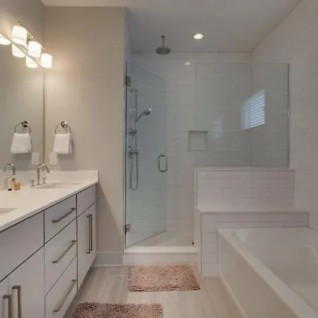 Gorgeous 2miles To Lower Broadway Holiday home *