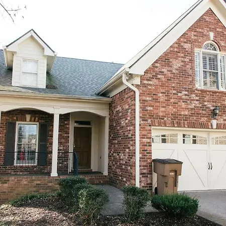 Sprawling Sylvan Park Estate Holiday home Nashville