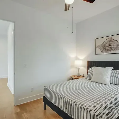 Sprawling Estate - Sleeps 16 *