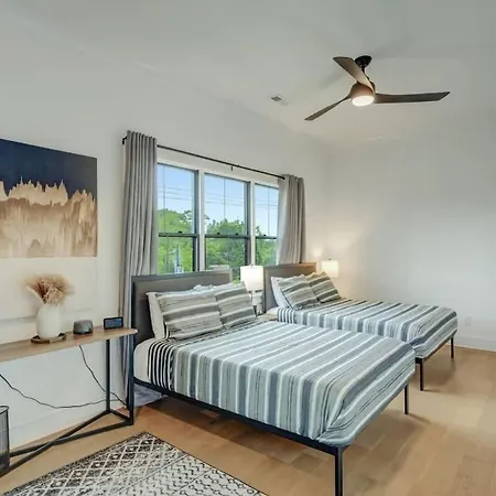 Sprawling Estate - Sleeps 16