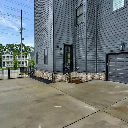 Sprawling Estate - Sleeps 16