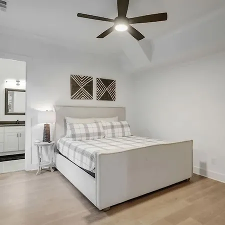 Sprawling Estate - Sleeps 16 *