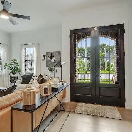 Sprawling Estate - Sleeps 16