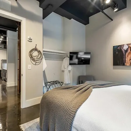 Modern 6br By Maddox * Nashville