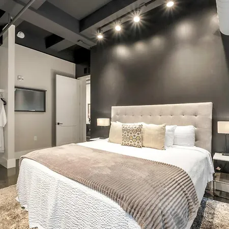 Modern 6br By Maddox Apartment