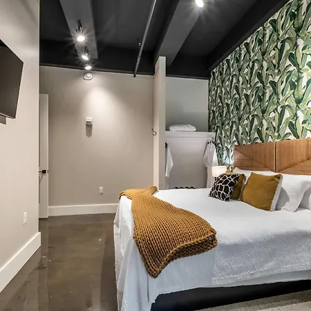 Modern 6br By Maddox *
