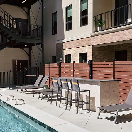 Holiday home Modern Music Row With King & Queen Bedrooms + Private Balcony Pool & Fitness Center Walk To Rca B & Local Dining Under 2 Miles To Broadway Garage Parking Elevator Access 24 Hr Hospitality *